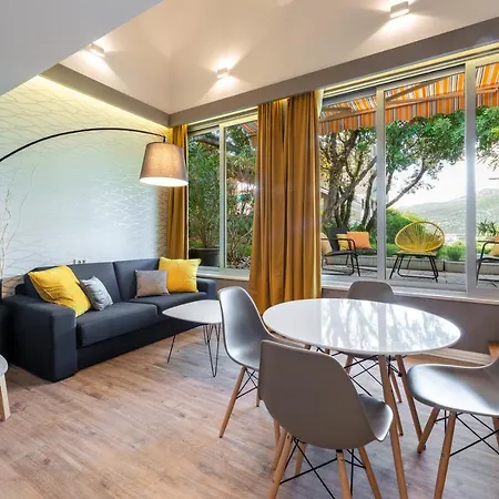 Adriatic Apartment *