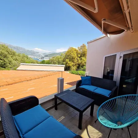 Adriatic Apartment *