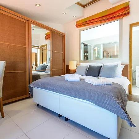 Adriatic Apartamento *